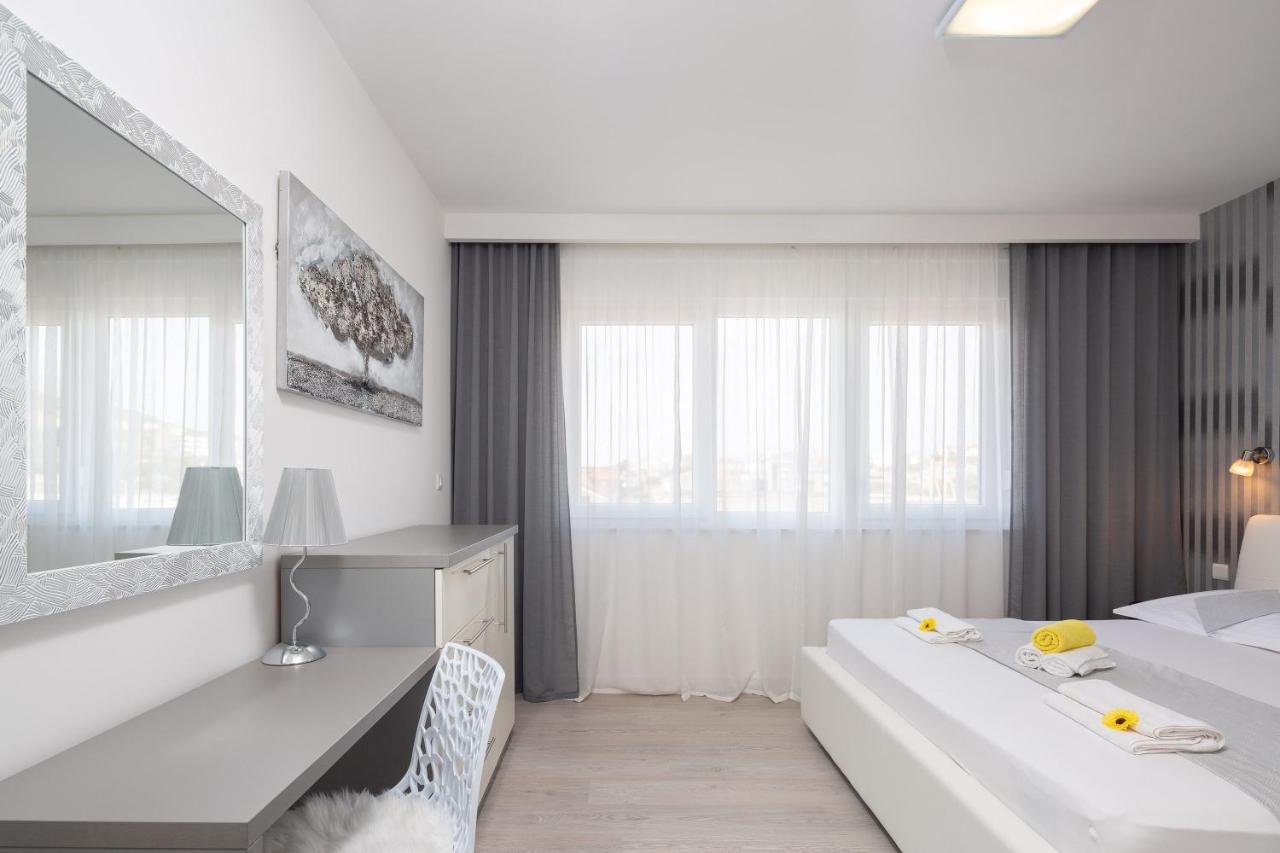 Mintos Luxury Resort Podstrana Exterior photo